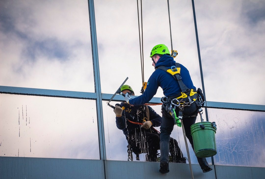 High-rise window cleaning on rope